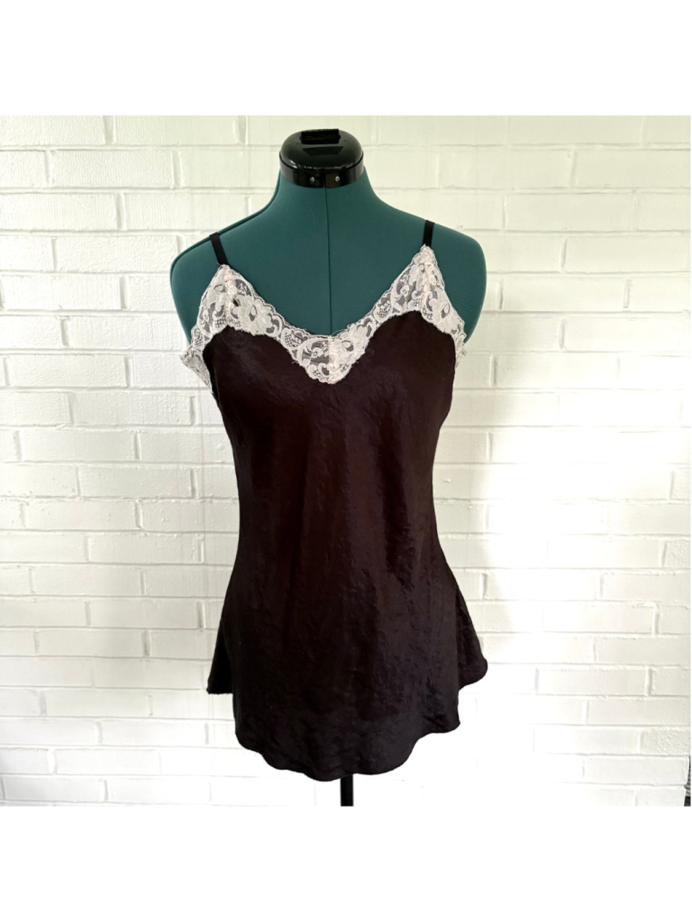 Vintage 90s Women's Living Doll Black & White Lace Trim Chemise XL